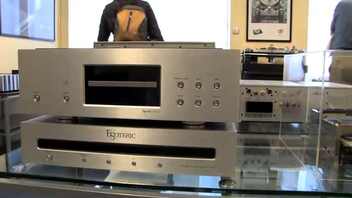 Esoteric G-03X et A-100 : horloge externe et amplificateur à tubes (Top Audio Milan 2008)