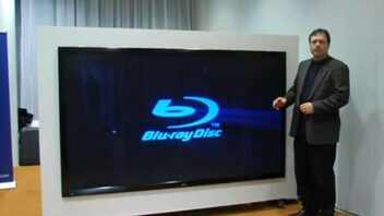 Runco featrures new VideoWall VW-100HD TV  (ISE 2009)