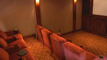 PMI : une salle de cinéma sur plancher flottant