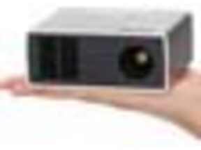 Illustration de l'article Mitsubishi PK20 : le vidéoprojecteur qui tient dans la main et fonctionne sur batterie