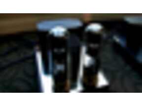Illustration de l'article CES 2009 : KR Audio T-1610 et Kronzilla DX : gros tubes pour gros amplificateur
