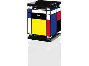 Illustration de l'article ELAC MicroSUB 2010 Art Edition : caisson de graves édition limitée Mondrian