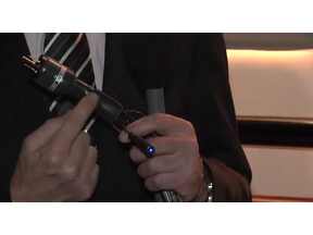 Illustration de l'article CES 2011 en vidéo : Synergistic Research Tesla SE, changez la tonalité de votre son grâce au blindage actif des câbles