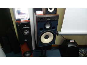 Illustration de l'article Top Audio 2011 : JBL 4319, des monitors de studio surgissent du passé